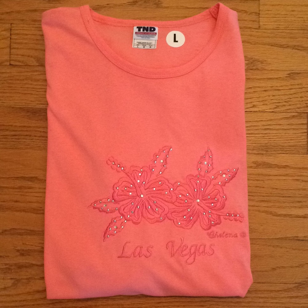 Women's Las Vegas T-Shirt Size L NWOT Embroidered